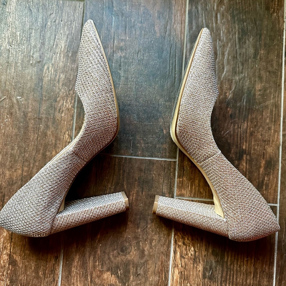 Pointed Toe Sparkly Gold Heel, Jewel Badgley Mischka, Size 9 - Picture 2 of 9